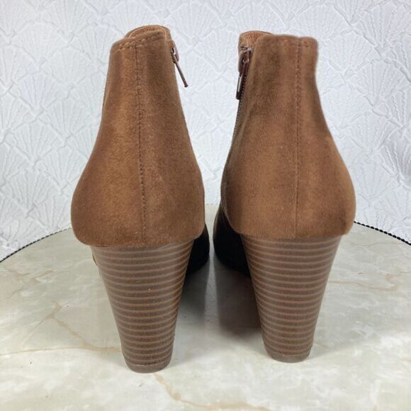 SODA Ankle Boots Womens Size 10 Brown V Cut Shaft Almond Toe Slip On Wedge Shoes - Picture 7 of 12